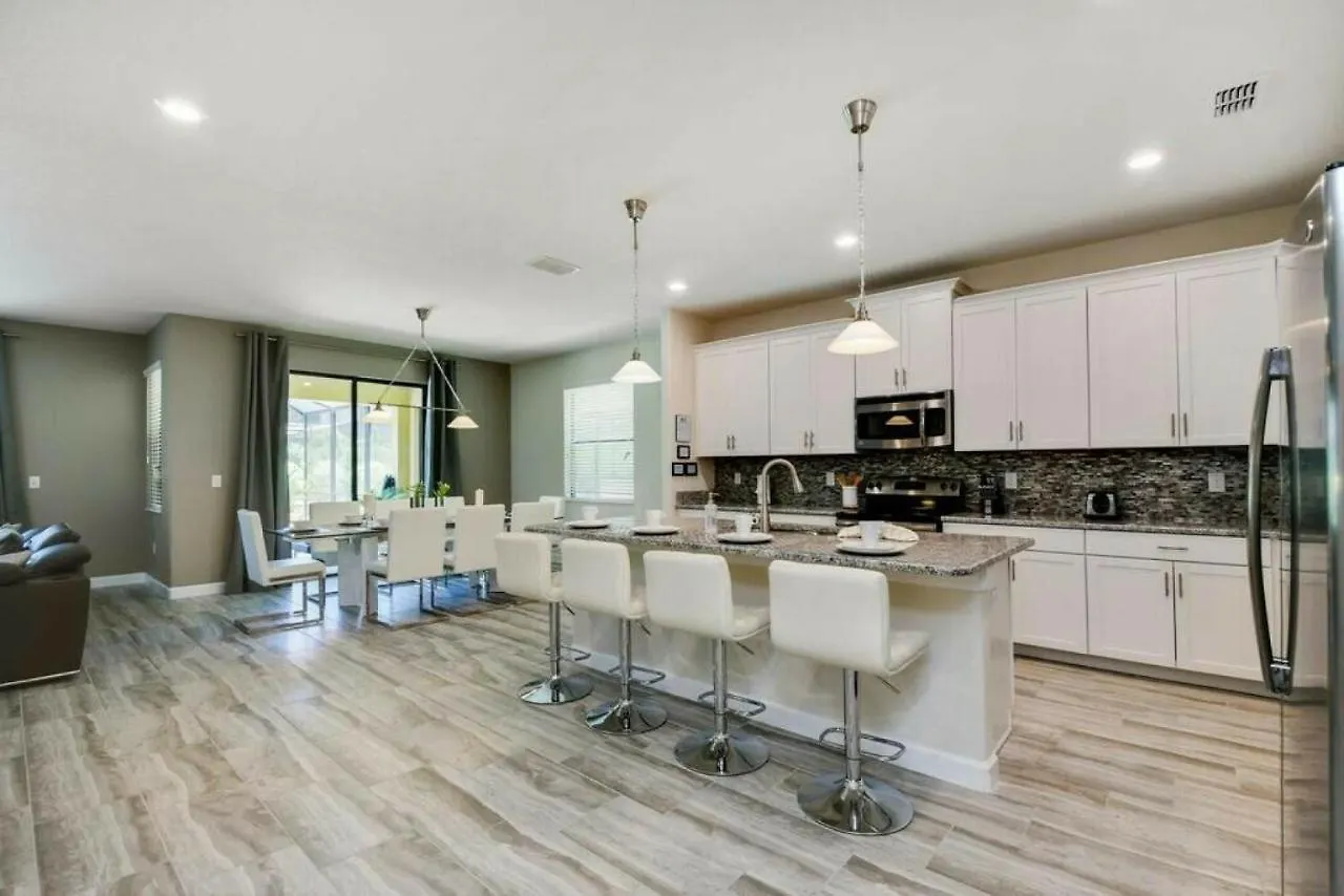 Amazing 6 Bedrooms5 Bathrooms W Pool At Solterra Davenport